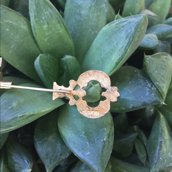 Vintage Avon Skeleton Key stick pin - Picture 3 of 6